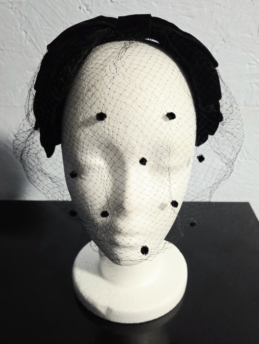 Vintage 40s/50s Black Velvet Bow Headpiece/Fascinator W/ Dotted Net Veil